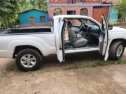 se vende toyota tacoma cabina imedia 4x4