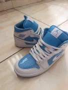 Jordan 1 Mid Legend Blue