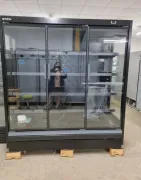 Armario refrigerado vertical con 3 puertas