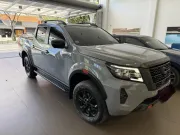 🚘 Nissan Frontier PRO-4X 2022 – Gris – Excelente estado