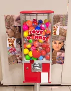 Maquina expendedora de detalles y bisutería