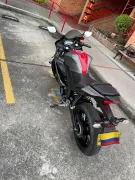 Yamaha R15 2025 – Excelente estado