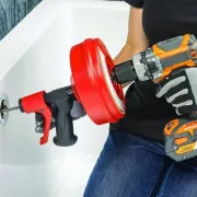 Desatascador de tuberías con bisturí de alimentación automática o manual.