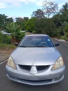 Mitsubishi Lancer económico y confiable