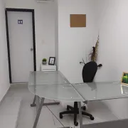 OFICINA AMUEBLADA POR MUNDO E