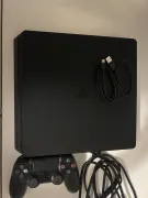 PS4 SLIM (VERSIÓN CHIPEABLE)+ MANDO+ CABLES+ 5 JUEGOS FÍSICOS