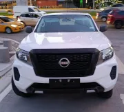 NP300 2025  4x4 Manual, NUEVA prácticamente, en solo $22,990us a precio de una 2022